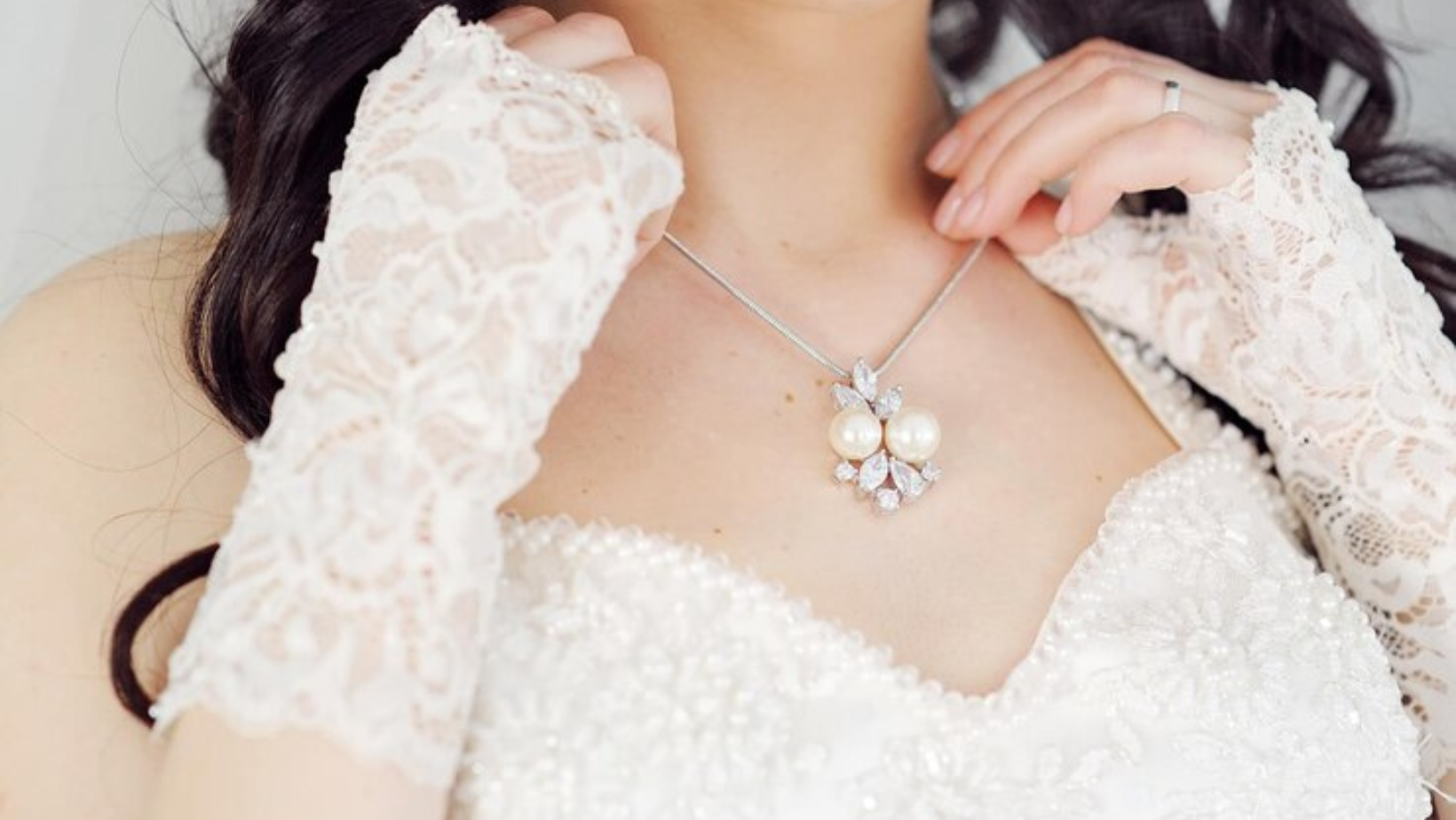 Choosing Bridal Necklaces for Different Necklines