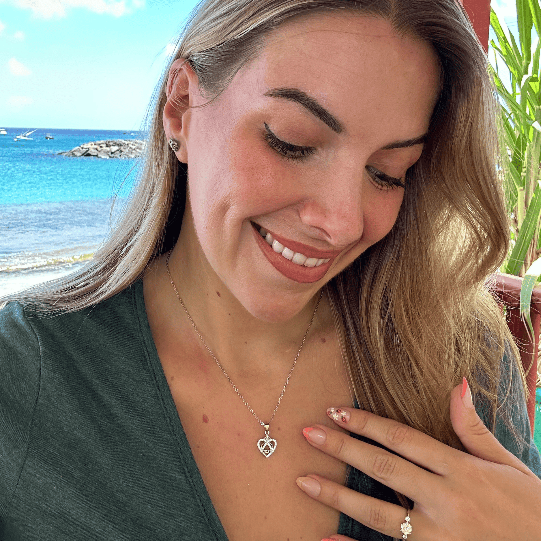Jenna 18k White Gold Plated Necklace with Swarovski Crystals & Heartfelt Message for Mom
