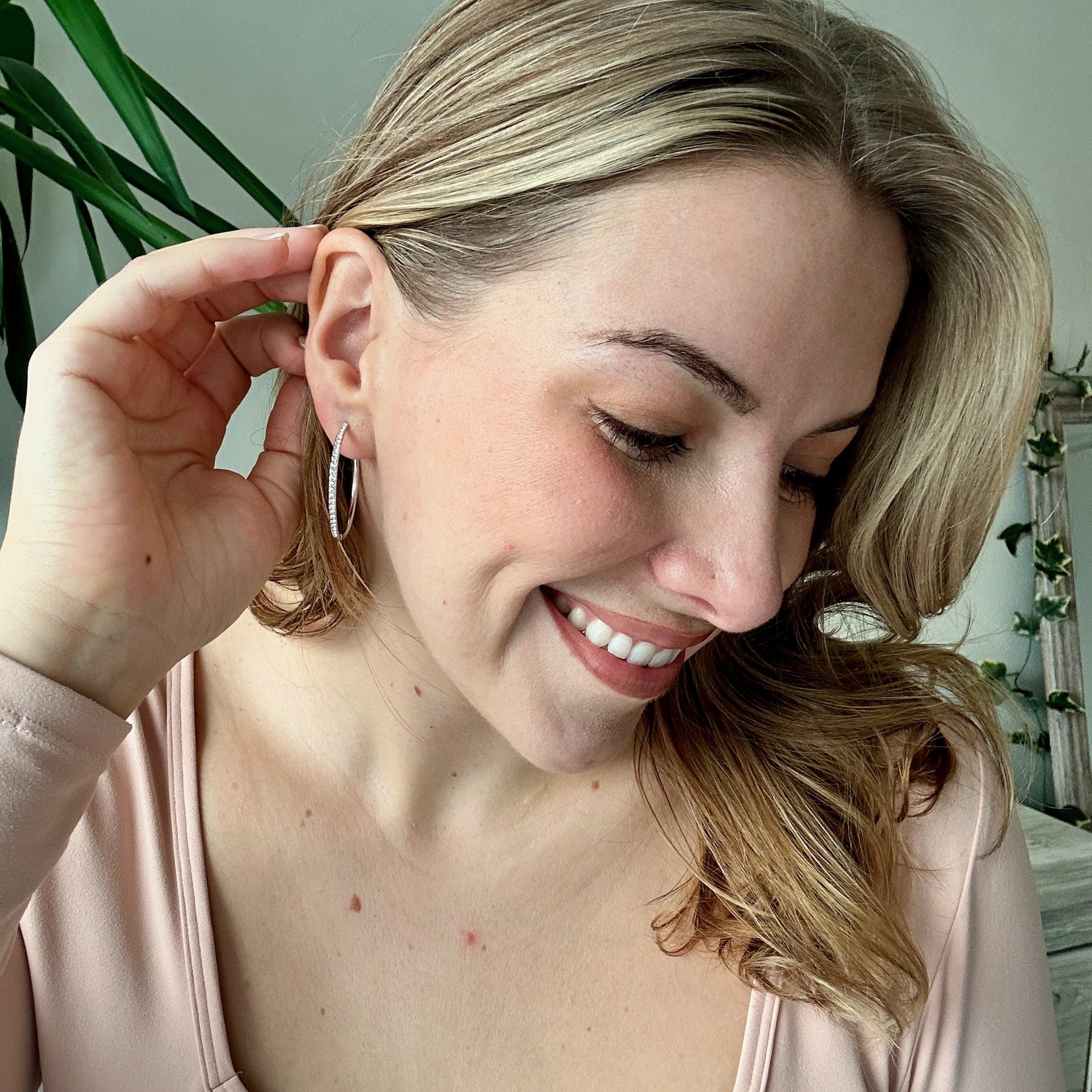 Leslie 18k White Gold Plated 10mm-40mm Hoop Earrings with Swarovski Crystals