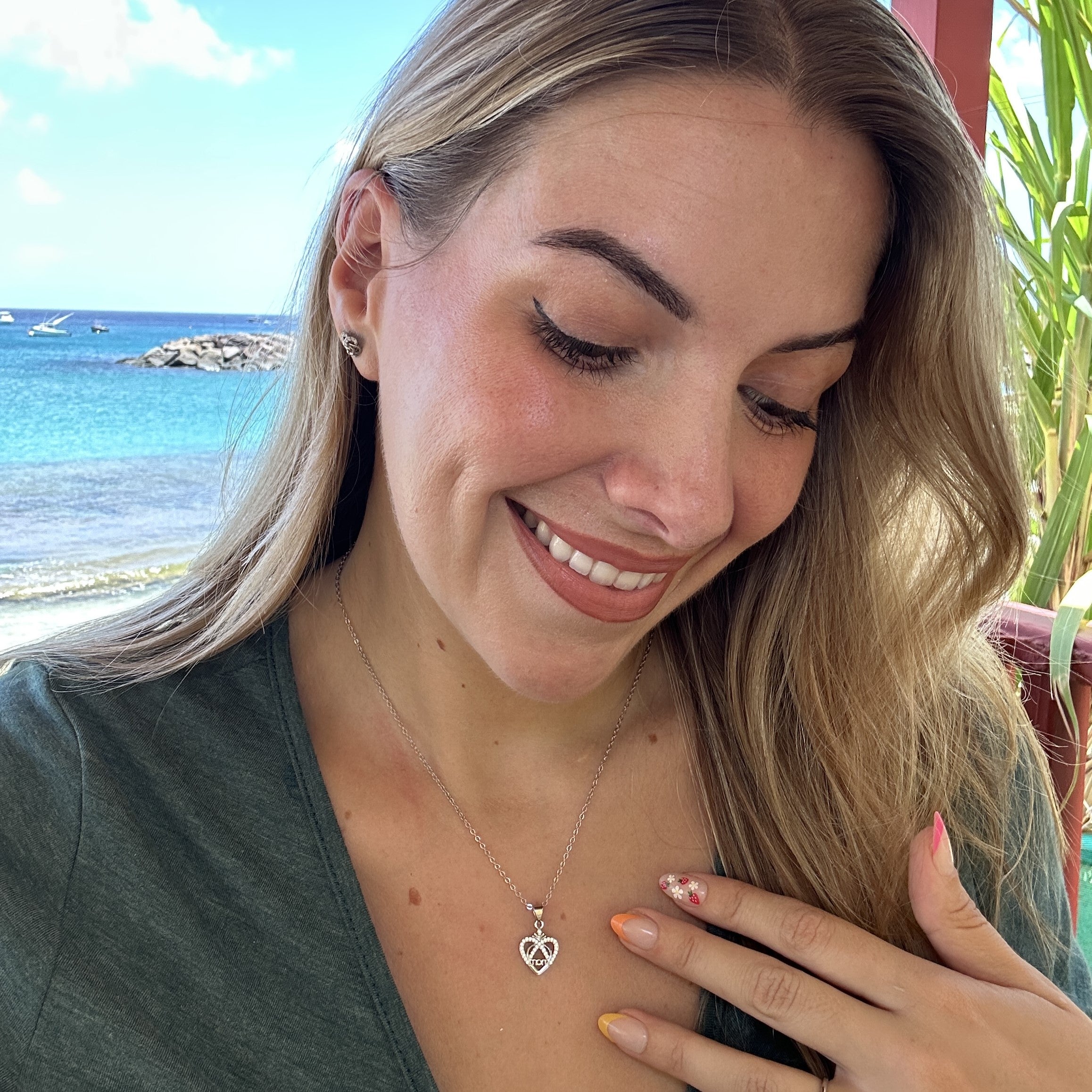 Jenna 18k White Gold Plated Mom Heart Necklace with Simulated Diamond Crystals