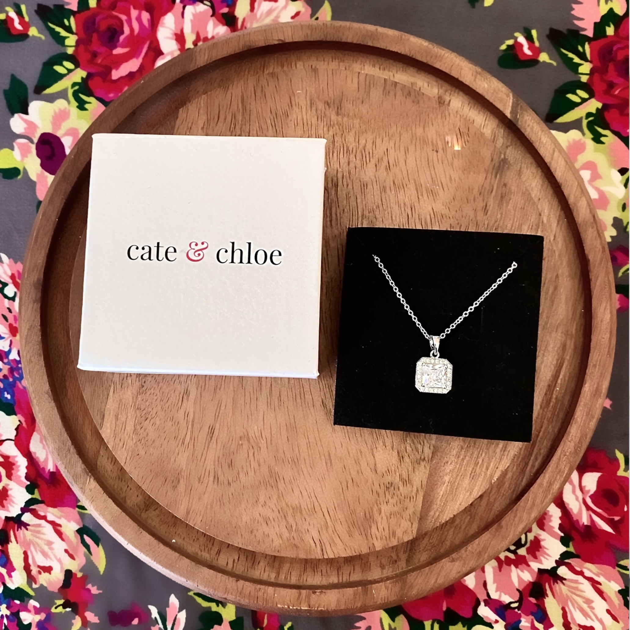 Ivy 18k White Gold Plated Halo Pendant Necklace with Simulated Diamond Crystals