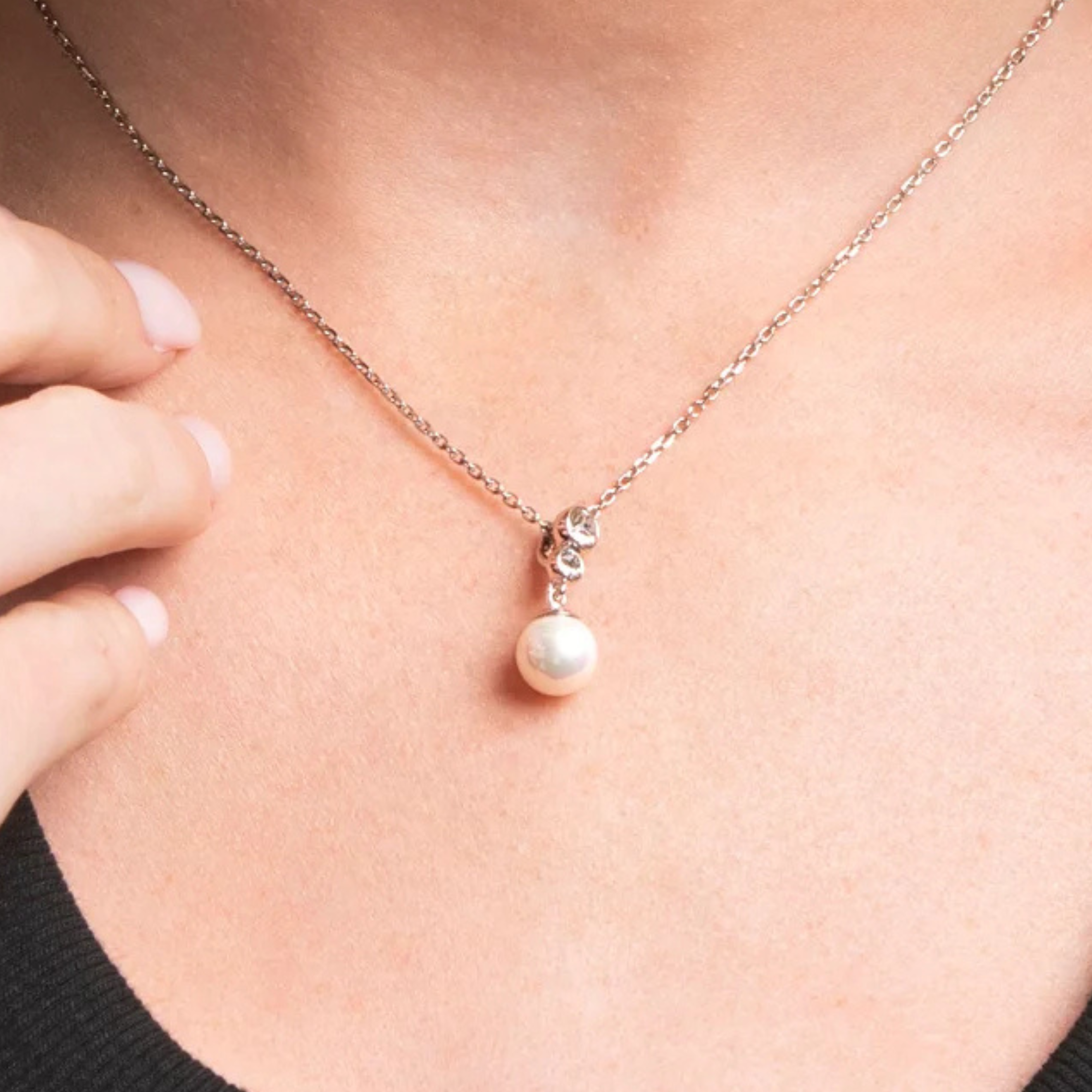 Genevieve 18k White Gold Plated Pearl Pendant Necklace with Swarovski Crystals - FAB FAV