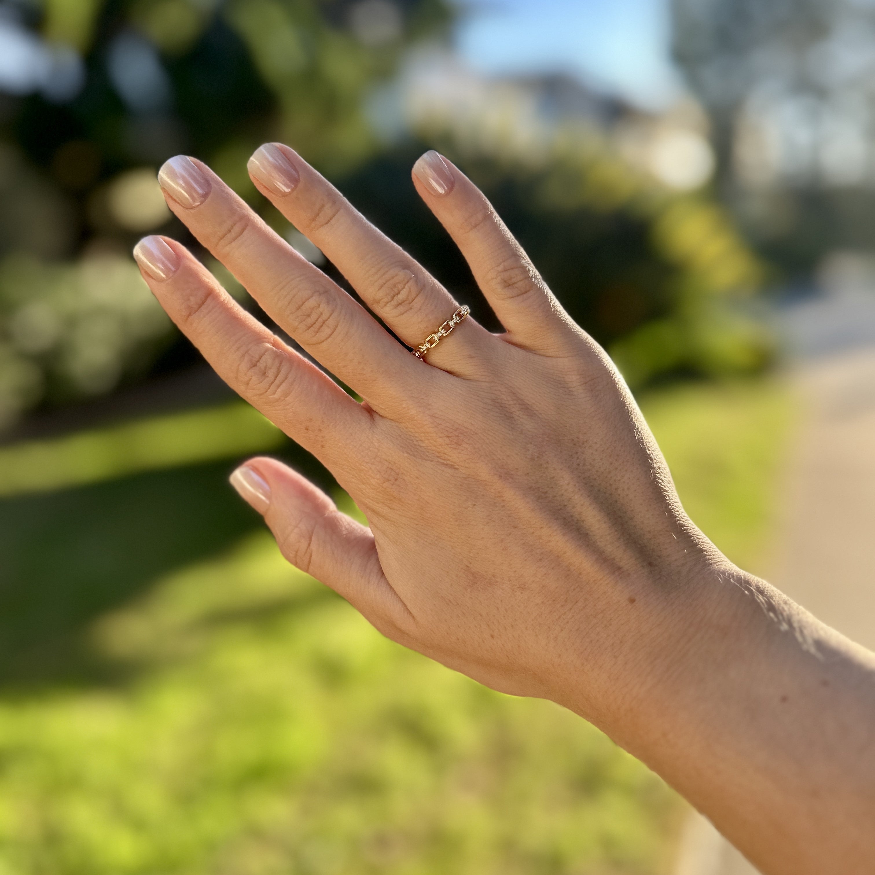 Paula 18k White Gold Plated Chain Link Ring with Swarovski Crystals