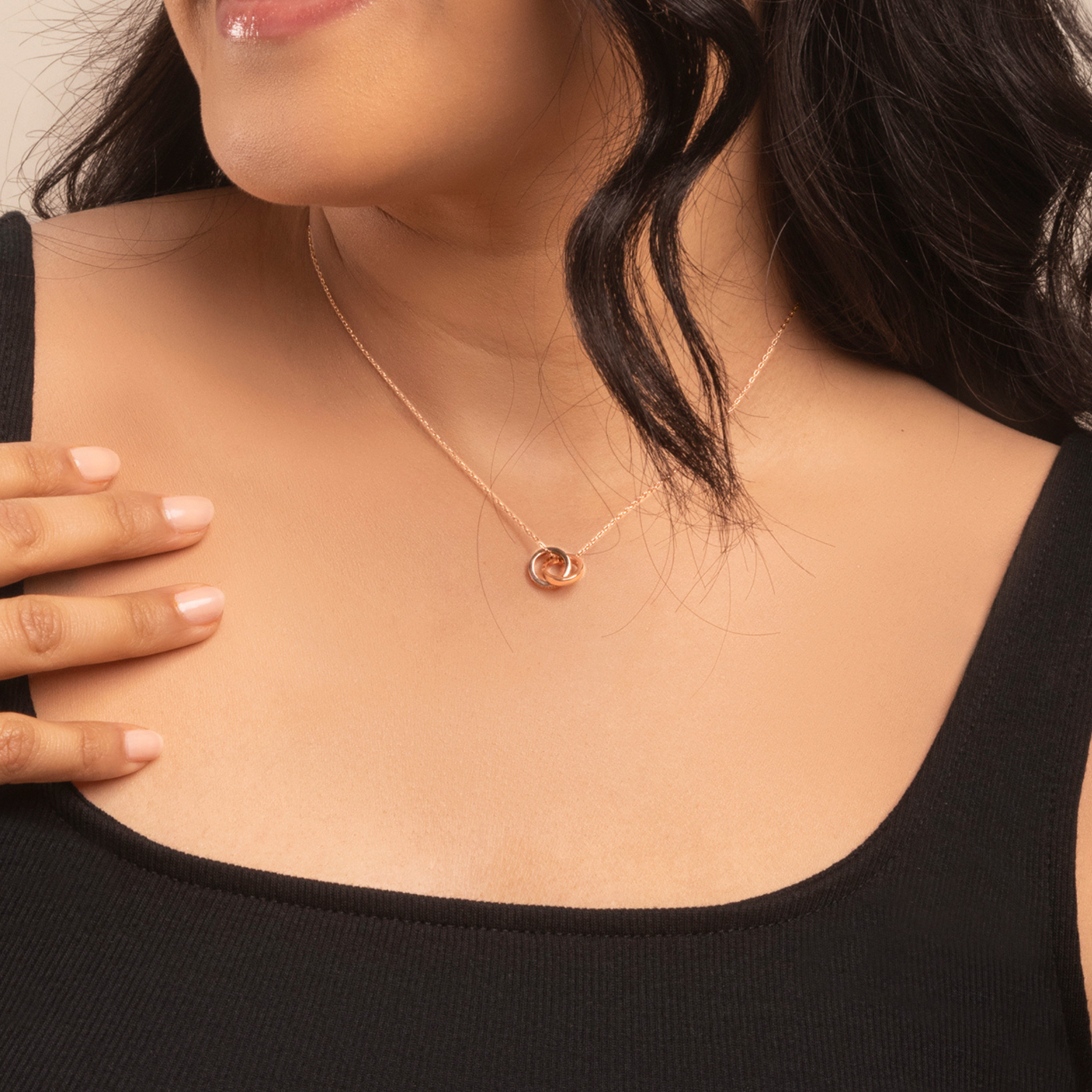 Rosie 18k 镀玫瑰金粉色水晶吊坠项链