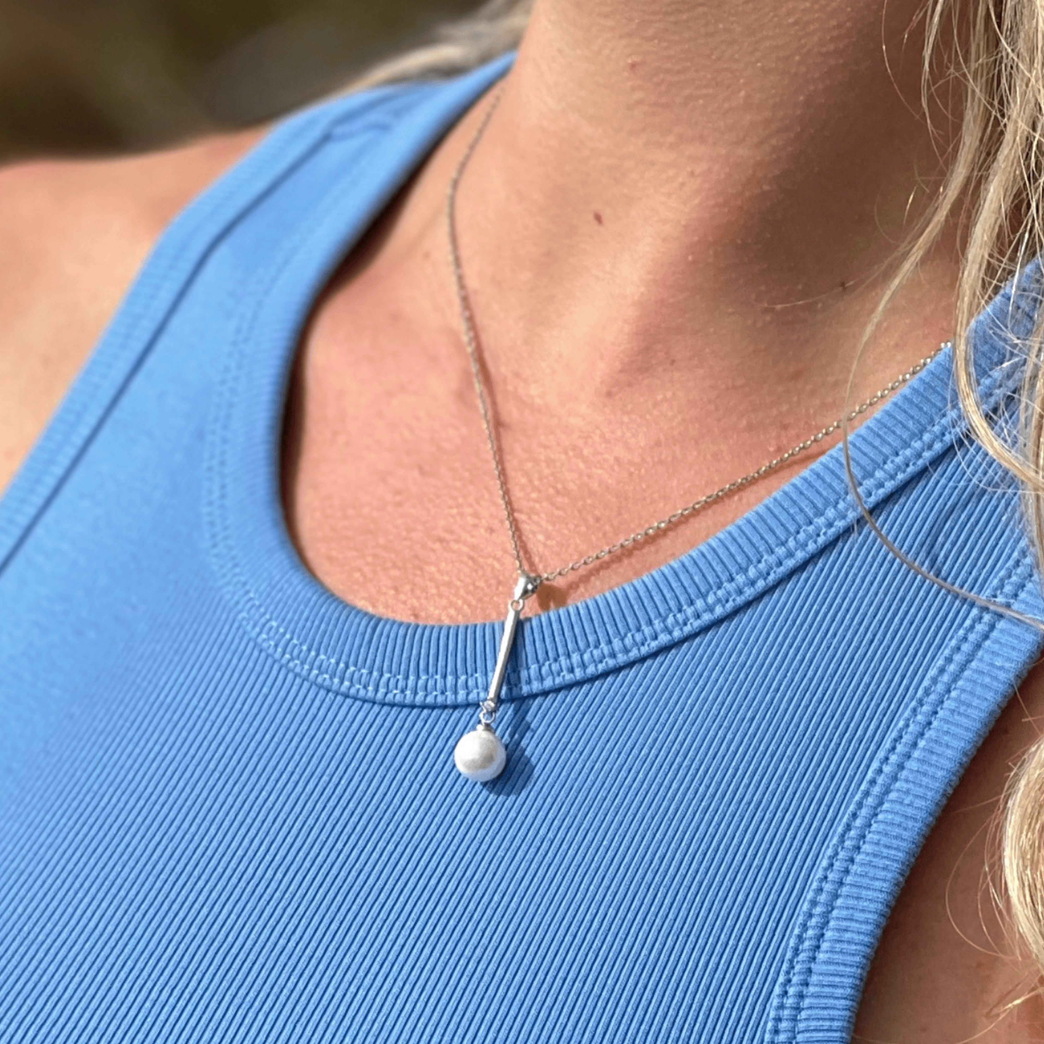 Tatum 18k White Gold Plated Dangle Pearl Pendant Necklace
