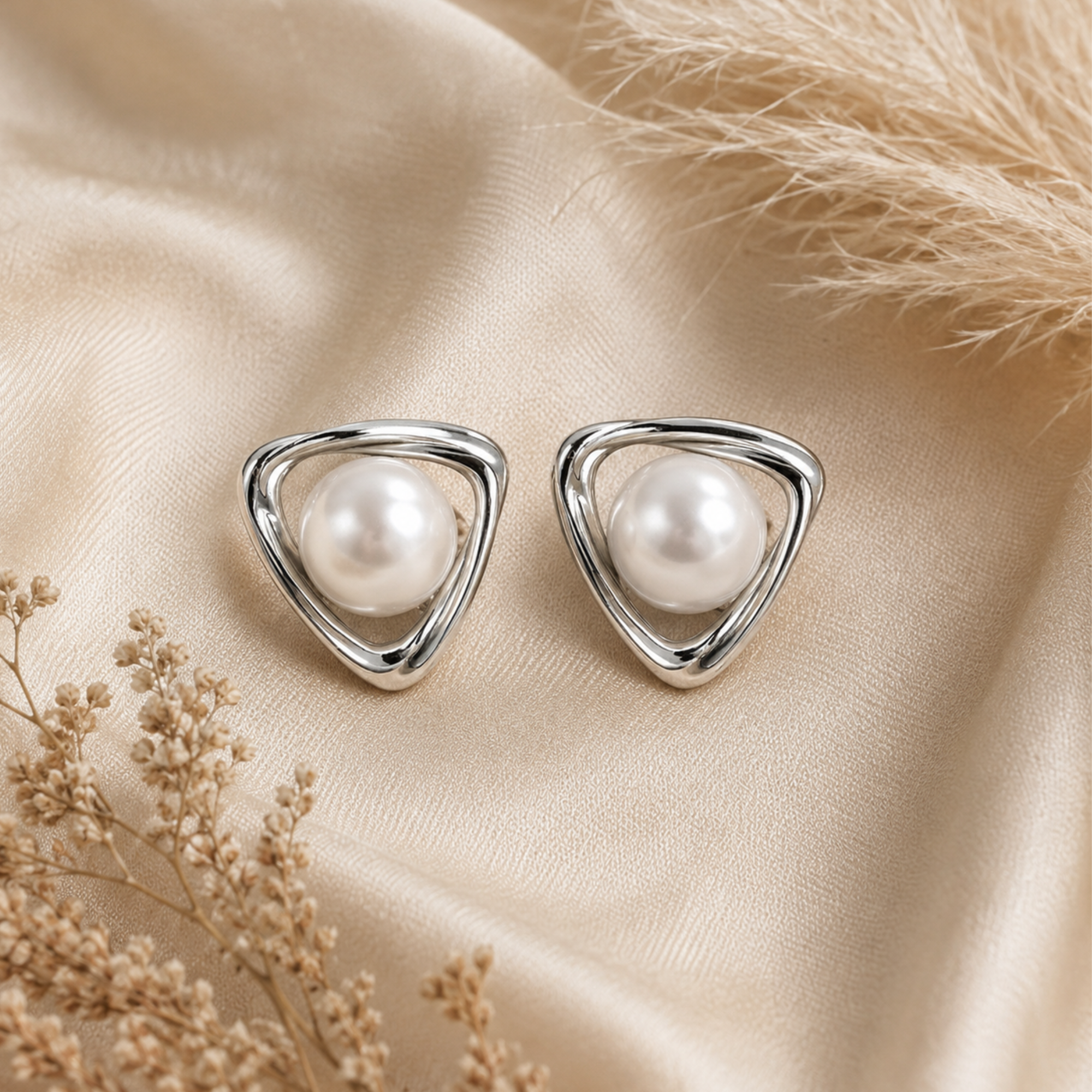 Winnie 18k White Gold Plated Pearl Stud Earrings