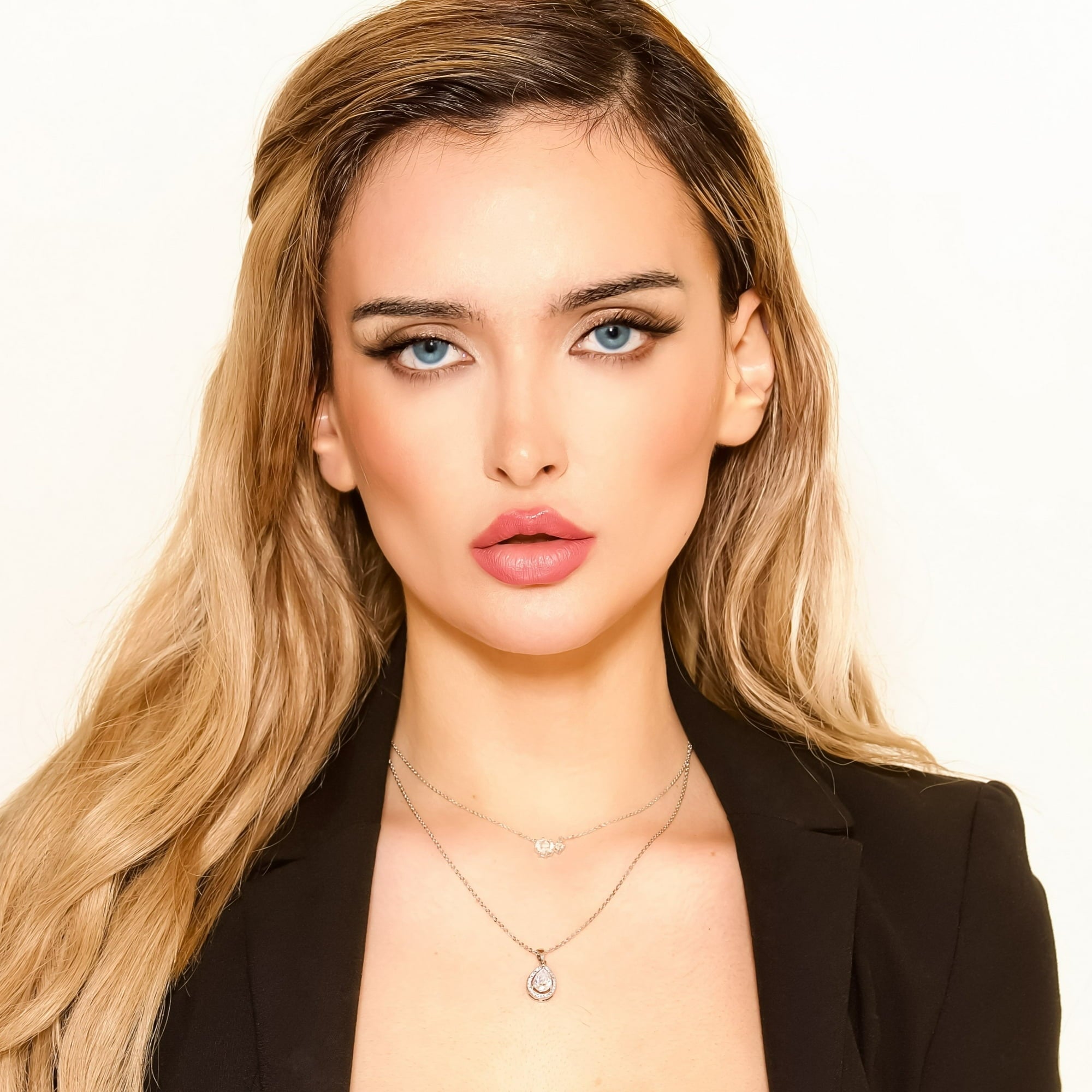 Isabel 18k White Gold Plated Halo Teardrop Necklace with Simulated Diamond Crystal